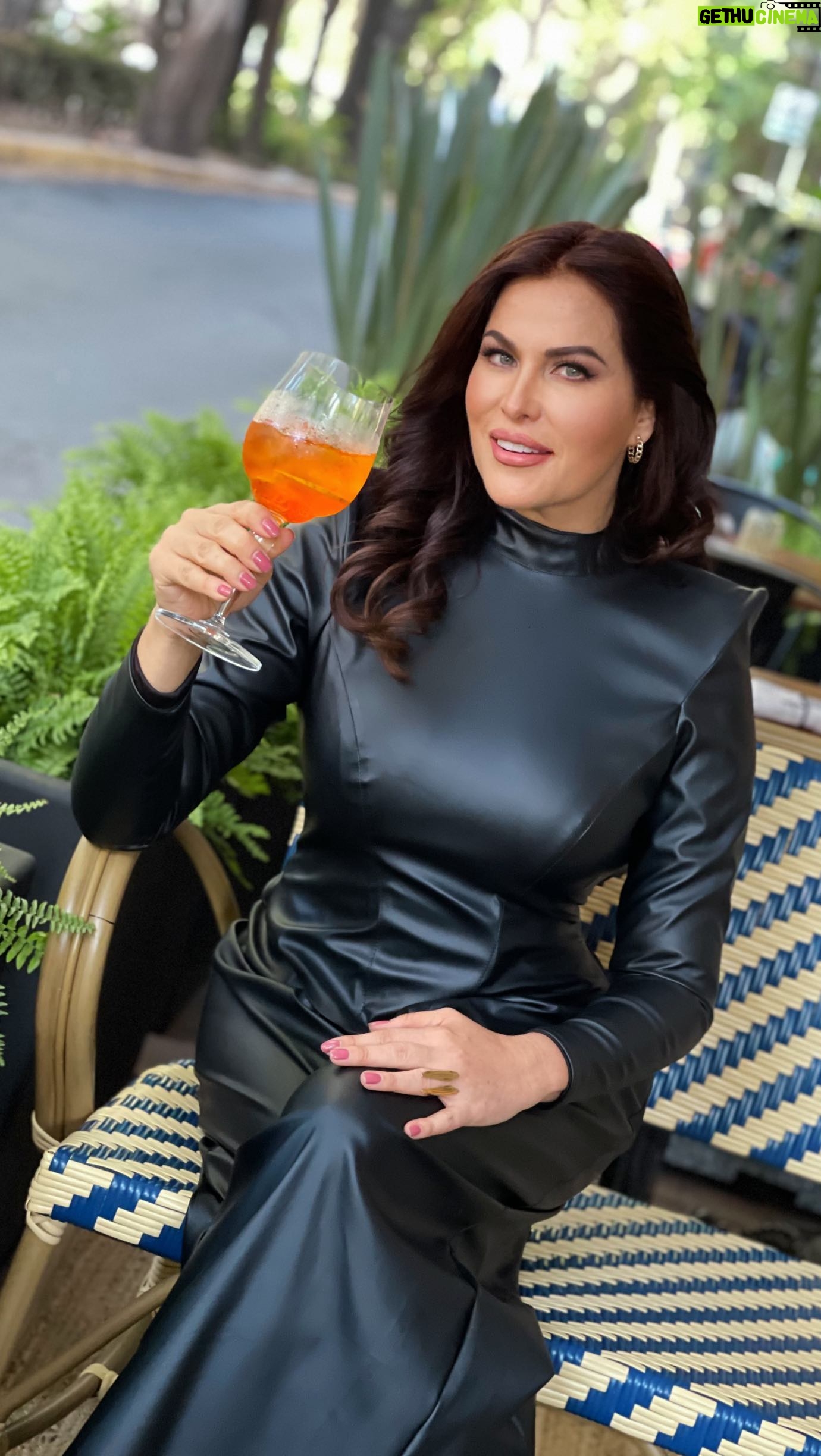 Arleth Terán - 3.5K Likes - Gran aprendizaje para finalizar la semana ✨ Que tengan un feliz viernes 🥂