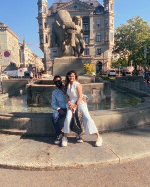 Arti Singh Instagram - Happy friendship day to my forever best friend.. thank u mera bachpana lautane ke liye . I feel like a child around u . I love u 🥰 @dipakchauhan09