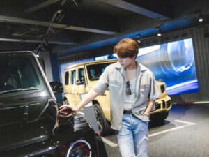 Artit Tangwiboonpanit Instagram - นี่มาเช็คระยะหรือมาพักผ่อนกันแน่  กาแฟ Dirty ของที่นี้ก็ดี บริการแบบ Luxury รอนานก็ได้นวดด้วย🤣 ใครที่ใช้ Mercedes อยากแนะนำให้มาที่นี้กันนะครับ ที่ TTC @Benzttcmotor #benzttc