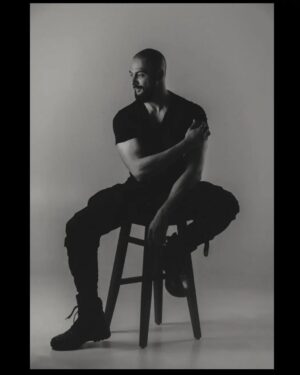 Arunoday Singh Instagram - 📸 @_singhambikaphoto_ 
Who else makes me look this good?