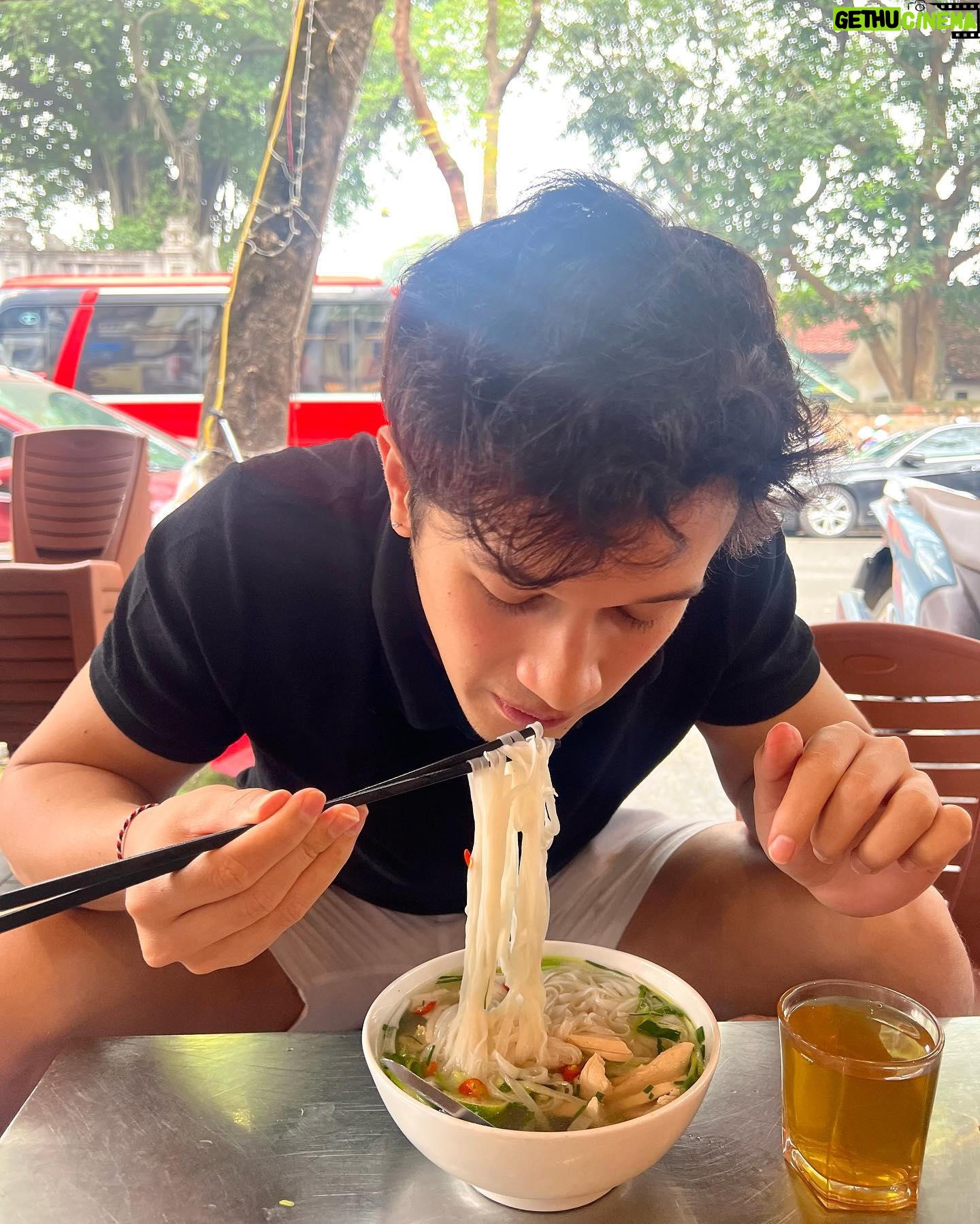 Arya Vasco - 6.8K Likes - what’s pho breakfast