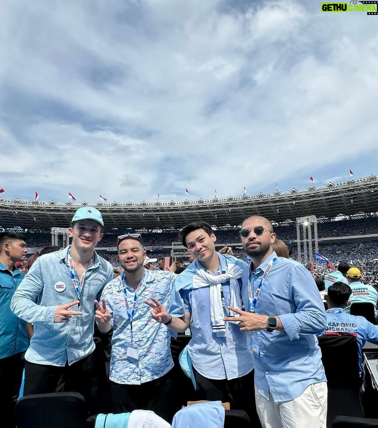 Arya Vasco - 11.5K Likes - Menuju tanggal 14 🫡 sehat sehat terus pak @prabowo @gibran_rakabuming
GBK hari ini menyalaaa 🔥