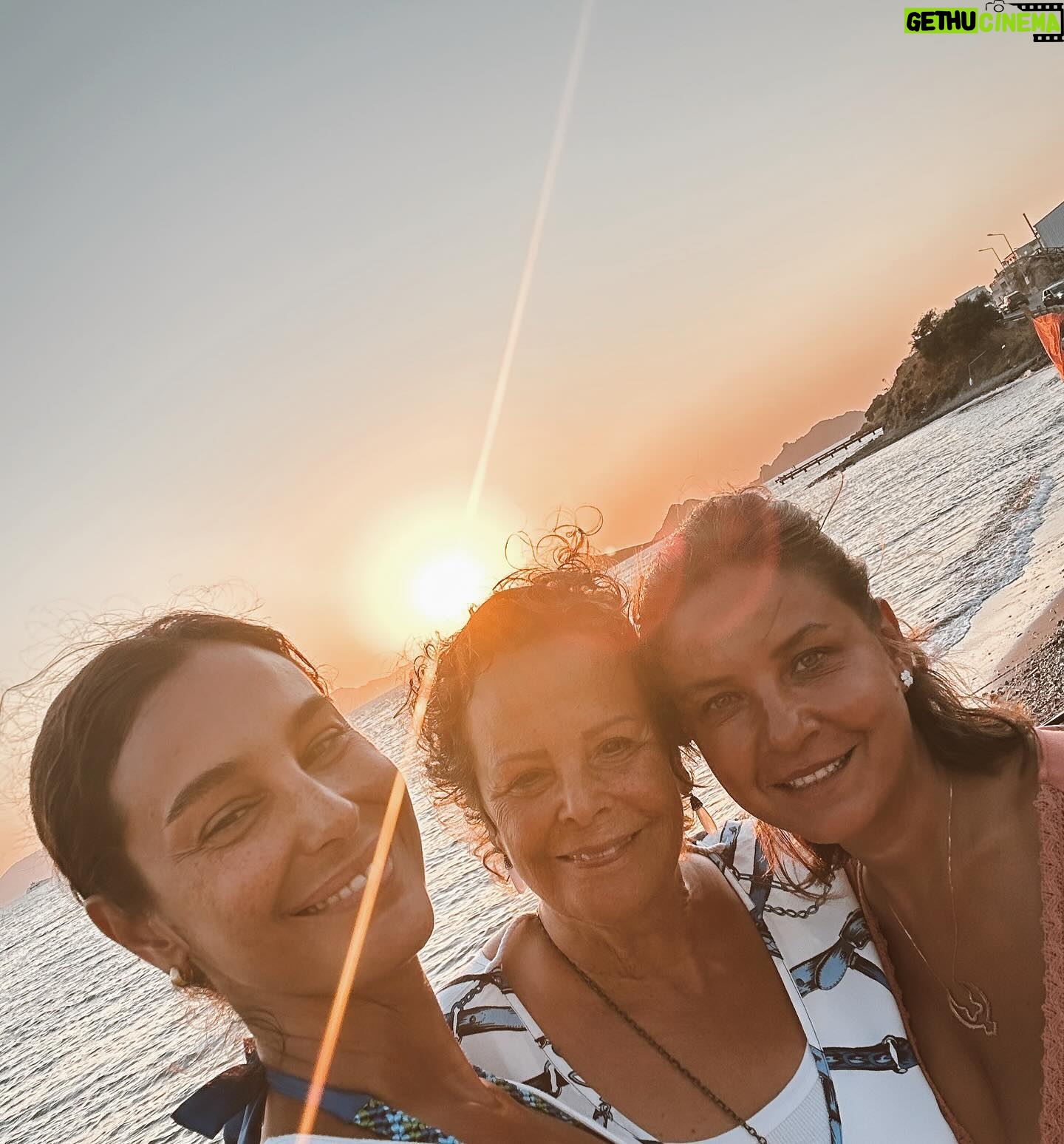 Arzum Onan - 80K Likes - Çeşitli anlar..güzeller..güzellikler..🥰