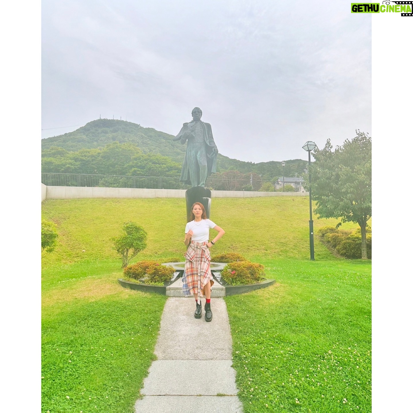 Asami Tano - 4.1K Likes - ⛄️HOKKAIDO.
Again........❄️
#田野アサミ#asamitano
#聖地#saintsnow#lovelivesunshine
ありがとうございます❄️💙が溢れている場所。
ファンの皆さんの熱い想いも沢山感じられました。
〝ねぇ、北海道いかない?〟の麻里奈の一言で始まった弾丸北海道旅✈️北海道って本当に大地がおっきい。なので降り立つ場所に正直迷った。けどねワガママ言って〝函館に行きたい。行きたい場所があるんだ。〟と伝えると即答で行こう!と一緒に巡ってくれた彼女にも感謝🤝❄️
日向との気持ちもこっそり共に🤝連れて行きました。
北海道 函館 最高だね。
本当に大切な場所。ありがとう。これからも♡
Now we can go, we can go Ah もっと信じて
we can fly, we can fly So どんな夢も
we can go, we can go Ah もっと信じて
we can fly, we can fly So きっと叶うYeah!!
2024. 7.X