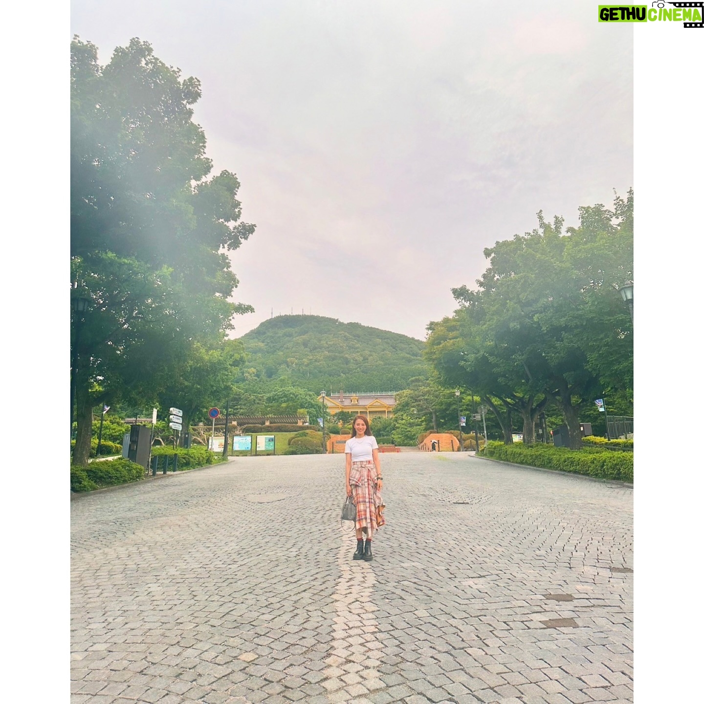 Asami Tano - 4.1K Likes - ⛄️HOKKAIDO.
Again........❄️
#田野アサミ#asamitano
#聖地#saintsnow#lovelivesunshine
ありがとうございます❄️💙が溢れている場所。
ファンの皆さんの熱い想いも沢山感じられました。
〝ねぇ、北海道いかない?〟の麻里奈の一言で始まった弾丸北海道旅✈️北海道って本当に大地がおっきい。なので降り立つ場所に正直迷った。けどねワガママ言って〝函館に行きたい。行きたい場所があるんだ。〟と伝えると即答で行こう!と一緒に巡ってくれた彼女にも感謝🤝❄️
日向との気持ちもこっそり共に🤝連れて行きました。
北海道 函館 最高だね。
本当に大切な場所。ありがとう。これからも♡
Now we can go, we can go Ah もっと信じて
we can fly, we can fly So どんな夢も
we can go, we can go Ah もっと信じて
we can fly, we can fly So きっと叶うYeah!!
2024. 7.X