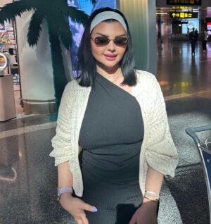 Aseel Hameem Instagram - أنا معلن لك أستسلام قلب كابر بصده 
#أصيل_هميم