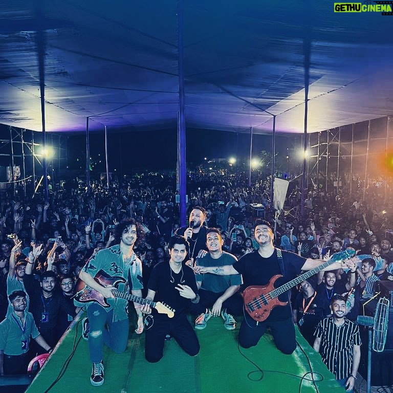 Ash King - 2K Likes - What a start to the show season š„š„š„
-
Full on vibes @tcea_official
-
#ashking #ashkinglive