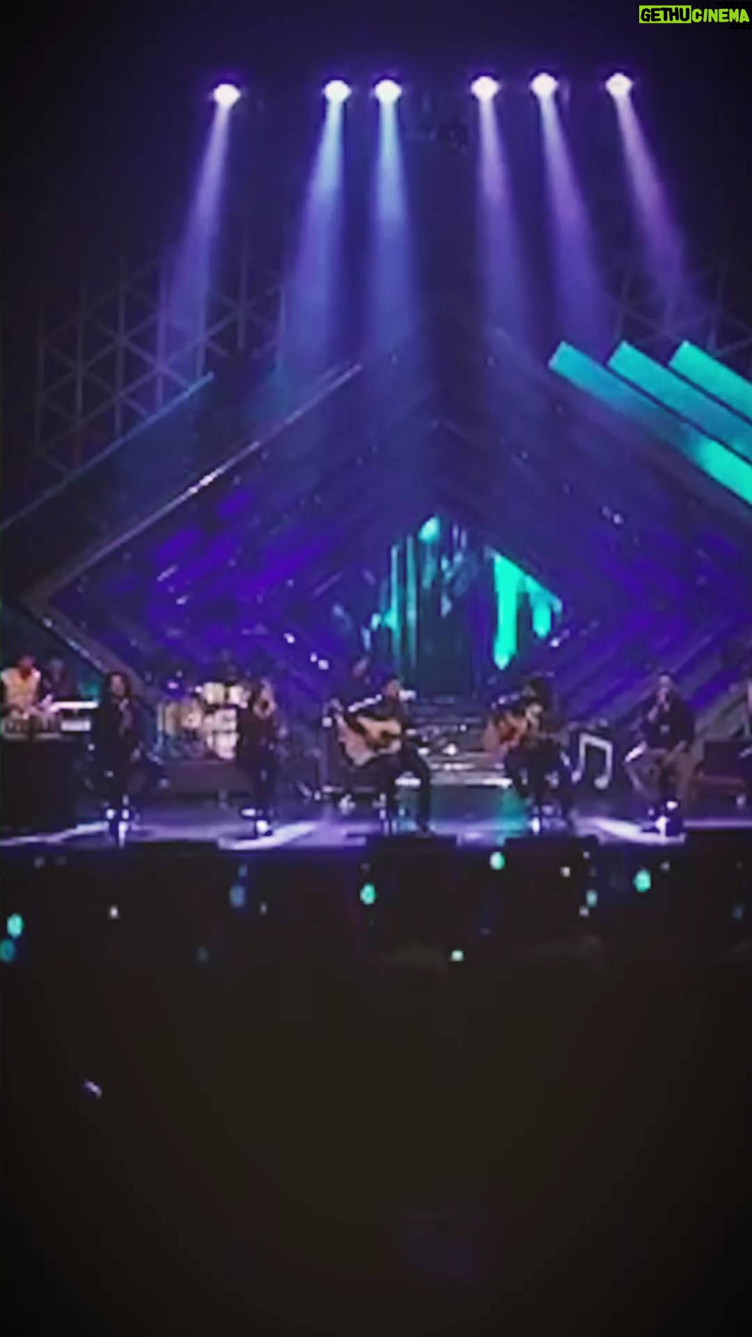 Ash King - 6.9K Likes - What's better than performing with amazing artists? Them being your friends.
Love you @ashkinglive @ipritamofficial @shalmiaow @antaramitraofficial @nakash_aziz
Clip 1 of 2 🙂
#nikhilpaulgeorge #ashking #pritam #shalmalikholgade #nakashaziz #sohamchakraborty #musician #singer #guitarist #bollywoodsinger