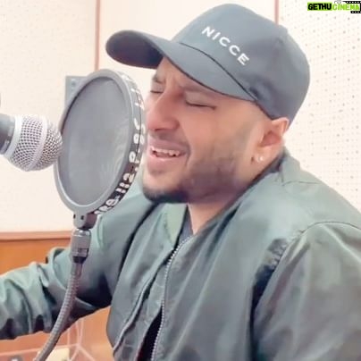Ash King - 2.7K Likes - A song I sang ‘Baarish’ from the film ‘Half Girlfriend’
Made by @tanishk_bagchi
Special thanks to @ritaprabharay for his amazing artistry through his guitar 🙌🏽
-
📸 - @a4arnab
-
-
#ashking #ashkinglive #halfgirlfriend #shraddhakapoor #tanishkbagchi
