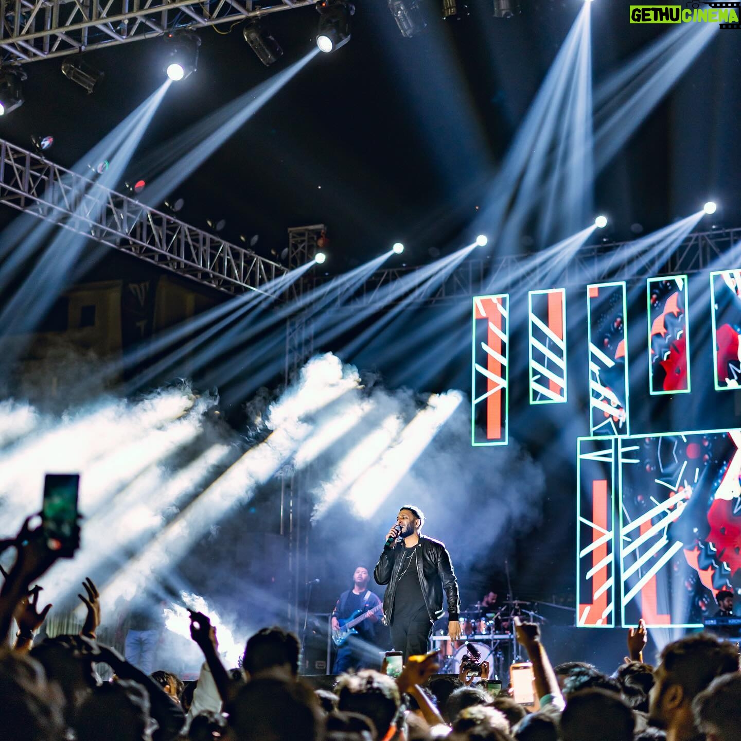 Ash King - 1.3K Likes - “Shoot for the moon, if you miss, you'll land among the stars”
-
Have a colourful Diwali 2023
-
📸 - @praveen_x13
-
-
#ashking #ashkinglive