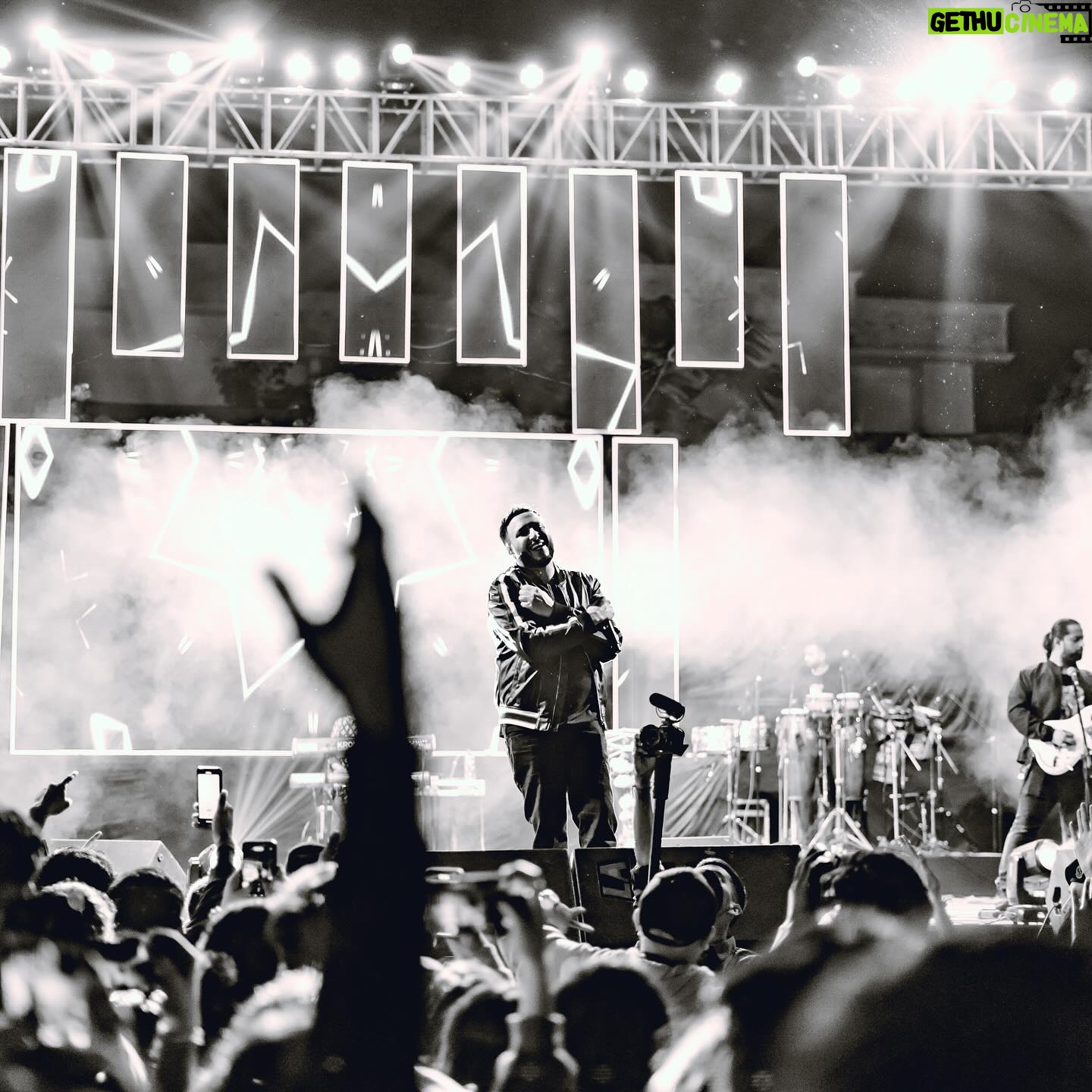 Ash King - 1.3K Likes - “Shoot for the moon, if you miss, you'll land among the stars”
-
Have a colourful Diwali 2023
-
📸 - @praveen_x13
-
-
#ashking #ashkinglive