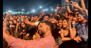 Ash King Instagram - @nmimsindore thank you for the energy you guys brought to me 🙌🏽🔥🔥🔥
-
-
📸 - @a4arnab 
-
-
#ashking #ashkinglive #ashkingliveconcert #nmimsindore #nmims #indore