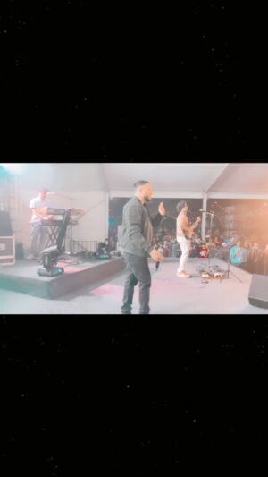 Ash King Instagram - ‘Te Amo’ live for @prestigefernsresidency in the beautiful city of Bangalore 🙌🏽❤️
-
📸 ➡️ @a4arnab - Tour manager
-
Band members ⬇️⬇️⬇️ 
@raj_kumardewan - Bass Guitar
@kylemukerjee - Sound
@chaituontheroll - Lead Guitar
@vst_rahul - Drums
@sasmitrudra - Keys 
-
#ashking #ashkinglive #pujo #teamo