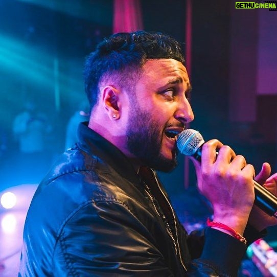 Ash King - 1.3K Likes - Some moments from the show I’m Kolkata a couple days back!!! #betterlatethannever 😬
-
Was an absolute pleasure to be a part of the Lobelia festival 2022 🙌🏽
-
-
@kylemukerjee
@sasmitrudra
@iamchin2_bhatt
@vinit_arora59
@sanjuaguiar
@govindgawli1
@_epixmedia_
-
-
-
#calcutta #kolkata #ashking #ashkinglive #ig #india #kolkatagram #bengali #kolkatabuzz #rgkarmedicalcollege #lobelia2k22 #thekolkatabuzz #love #igers #calcuttadiaries #moments #westbengal #bengal #kolkatasutra #city #ınstagood #amarkolkata #baarish #haayeoye #iloveyou