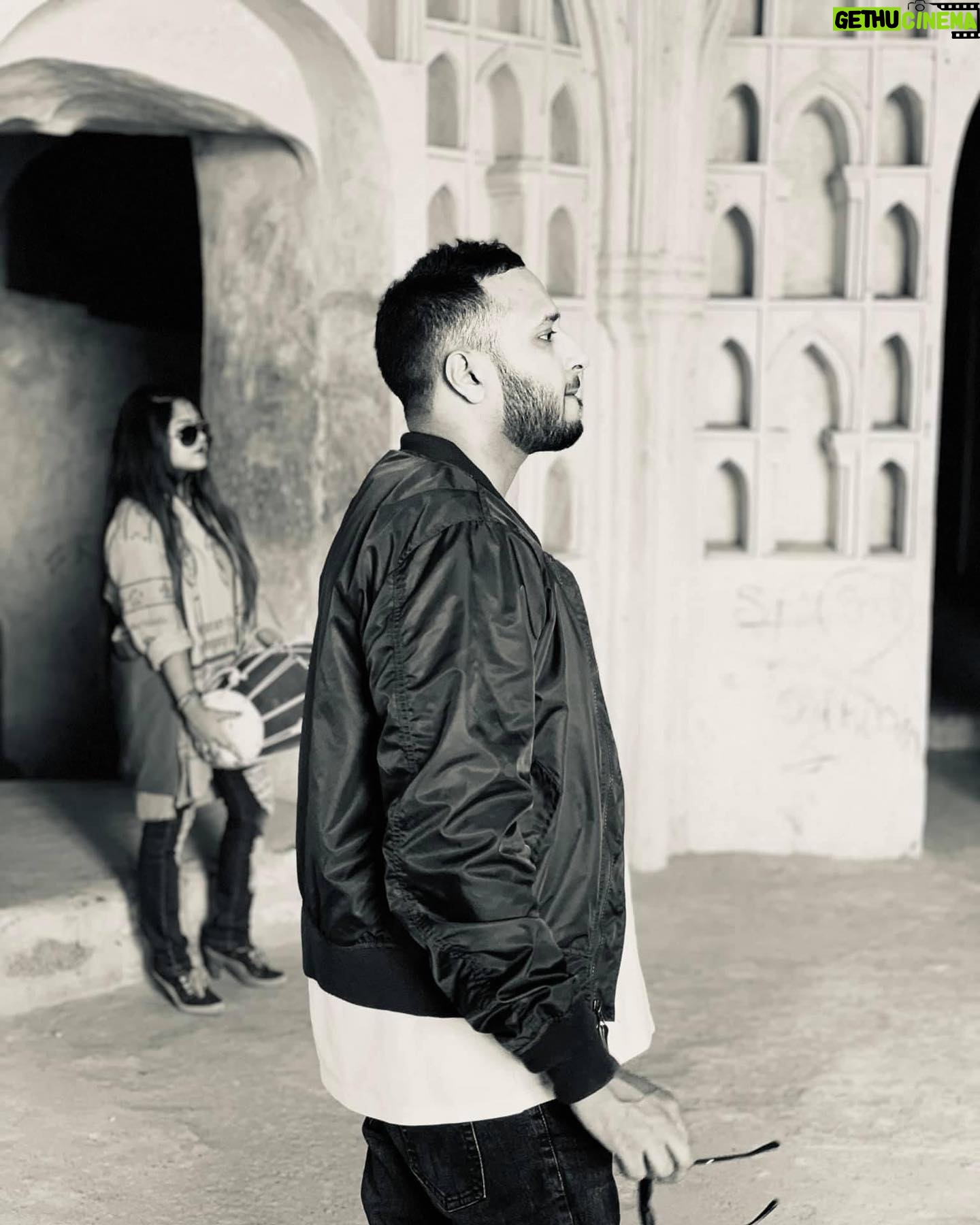 Ash King - 1.6K Likes - Off stage antics in Hyderabad
-
@a4arnab
#ashking
#throwback #throwbackmemories #throwbackthursday