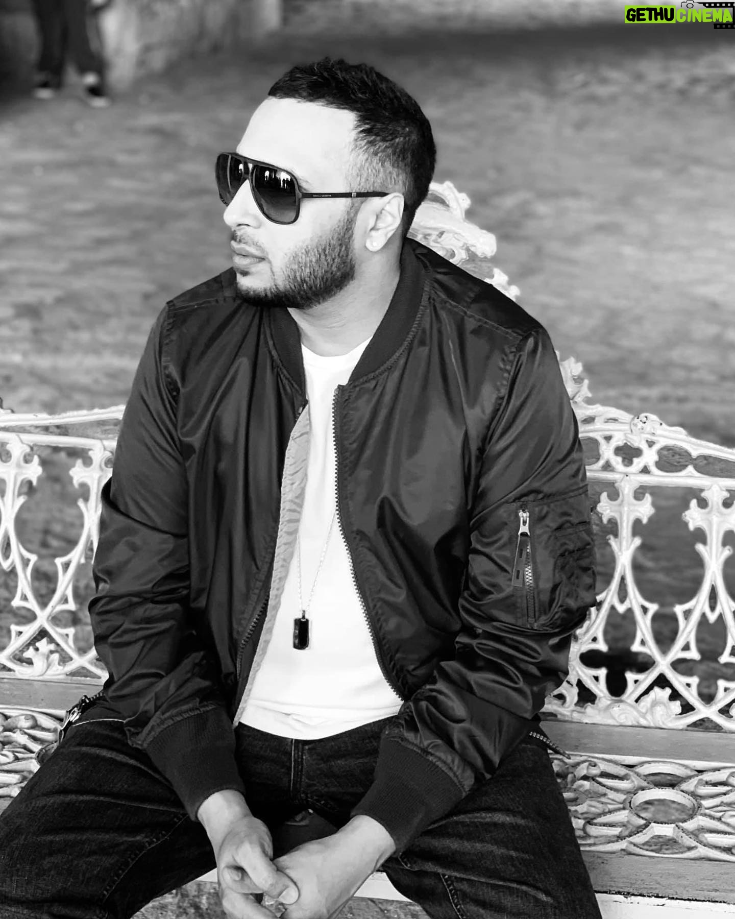Ash King - 1.6K Likes - Off stage antics in Hyderabad
-
@a4arnab
#ashking
#throwback #throwbackmemories #throwbackthursday