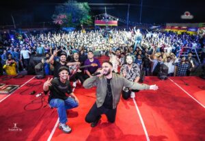 Ash King Instagram - College concert at 2am!!!Appreciate the energy from you all @espektro_kgec 🙌🏽🙌🏽🙌🏽
-
-
-
-
-
#ashking #ashkinglive #espektro_kgec