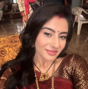 Ashlesha Savant Instagram - Meet Arooni - moi 
 Pari - @puvikag 
Rani - @maahi_bhadra_15 

Our new show #gudiyarani 

On @dangal_tv_channel - such an amazing team and thank you for this fabulous role 

Produced by - @bodhitreemultimedia ❤️❤️❤️thank you for this and all the love ❤️
 @bhavnawritervyas I love you 🥰 
@the_billionaire_neelam -  your guidance is ❤️❤️🥰

Directed by - @surajjrao 

#dangaltv #newshow #showeryourlove #blessed #actorslife