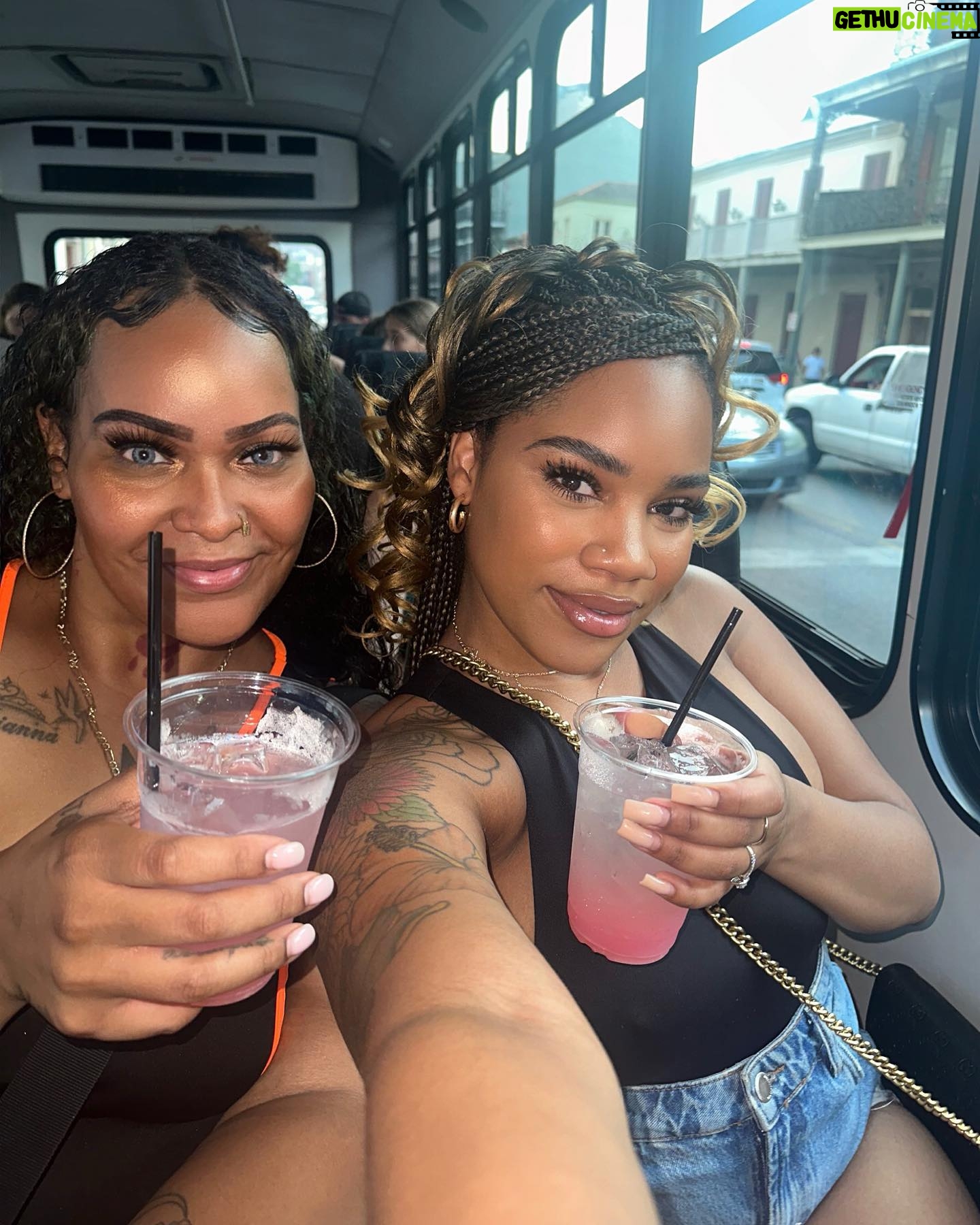 Ashley Jones - 3 Likes - 🥂🥂