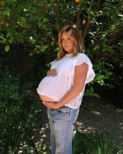 Actress Ashley Tisdale HD Photos and Wallpapers November 2024