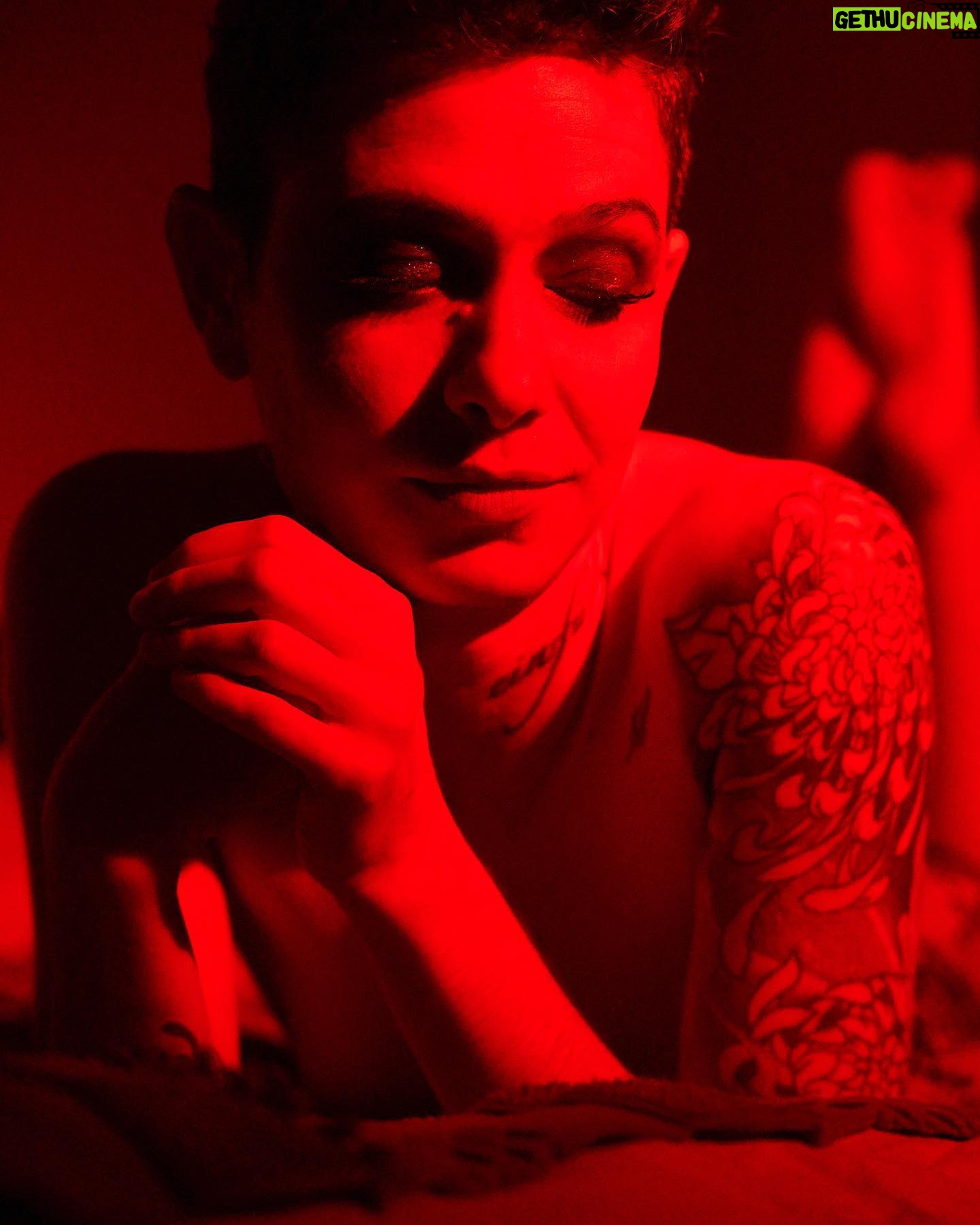 Asia Kate Dillon - 3 Likes - Total (solar) eclipse of the heart. Happy New Moon.
Photography @carolinekingphotography (she/they)
HMU @beautyinabottle_mua (she/her)
#Trans
#Nonbinary
#Testosterone
#GenderAffirmingCare
#TransJoy
