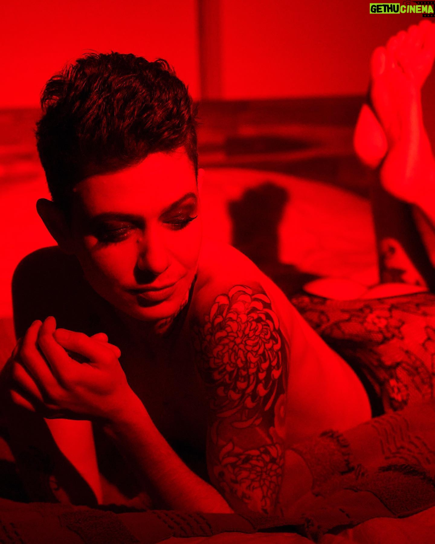Asia Kate Dillon - 3 Likes - Total (solar) eclipse of the heart. Happy New Moon.
Photography @carolinekingphotography (she/they)
HMU @beautyinabottle_mua (she/her)
#Trans
#Nonbinary
#Testosterone
#GenderAffirmingCare
#TransJoy