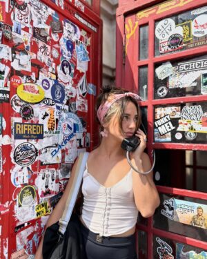 Asia Ortega Instagram - 💙❤️✨Londres está cargada de MAGIA✨❤️💙 como cada gesto que tienes conmigo @adrybilly 🥰