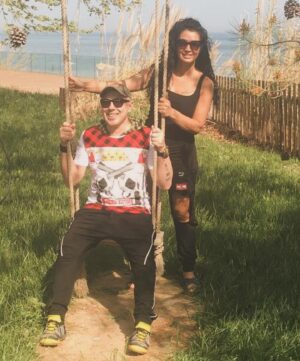 Aslı Kökçe Instagram - BENİM CANIM KANKAM @vjbulentt ve MESAİ ARKADAŞIM HATIRLARMISIN ?KRAL TV DEYKEN BUGÜN İSİM OLAN KENDİNİ HALEN ZİRVEDE SANANLAR NASILDA SANA YALVARIRLARDI HEPSİNİN HAYATINDA SENİN İMZAN VAR VE BUGÜN BAKTIĞIMIZDA HALEN YAPTIĞIN BAŞARILARLA KONUŞULMAN GURUR VERİCİ TÜRKİYE NİN EN ÖNEMLİ @muyorbirofficial de KOCA DERGİYİ HAZIRLIYORSUN GECEN YILA KADAR DA YÖNETİMDEYDİN YAPTIĞIN GÜZEL İŞLERİ SAYMAKLA BİTİREMEM EN GÜZELİ DE ÇOOOOK SEVİLİYORSUN GİTTİĞİM HER AVRUPA ÜLKESİNDE VEYA TÜRKİYE DE BANA SENİ SORUYORLAR HERKES NI SEVER BİR İNSANI NASIL İZLENİM BIRAKTIGINI DÜŞÜN  @demetakalin ve onun GİBİ İSİM OLUP İSİMLERİNİN BİTECEĞİNDEN KORKANLARA UFAK NİR ÖNERİM GEÇMİŞİNİZİ NERDEN GELDİĞİNİZİ KİMLERİN HAYATINIZA DOKUNDUĞUNU SAKIN UNUTMAYIN !!!!