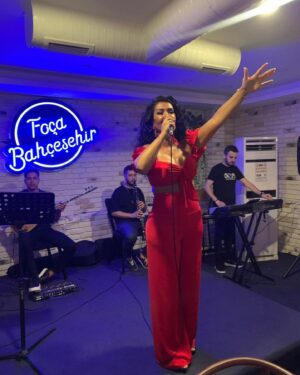 Aslı Kökçe Instagram - @focarestaurantbahcesehir bizleri yanlız bırakmayan dostlara teşekkür ederiz haftaya cuma görüşmek üzere 👋🏽 ❤️🥰🙏🏽✌🏽