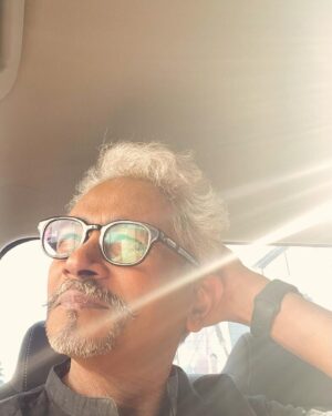 Atul Kulkarni Instagram - In LA 
Sun is the first star that dazzles you!!