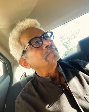 Atul Kulkarni Instagram - In LA 
Sun is the first star that dazzles you!!