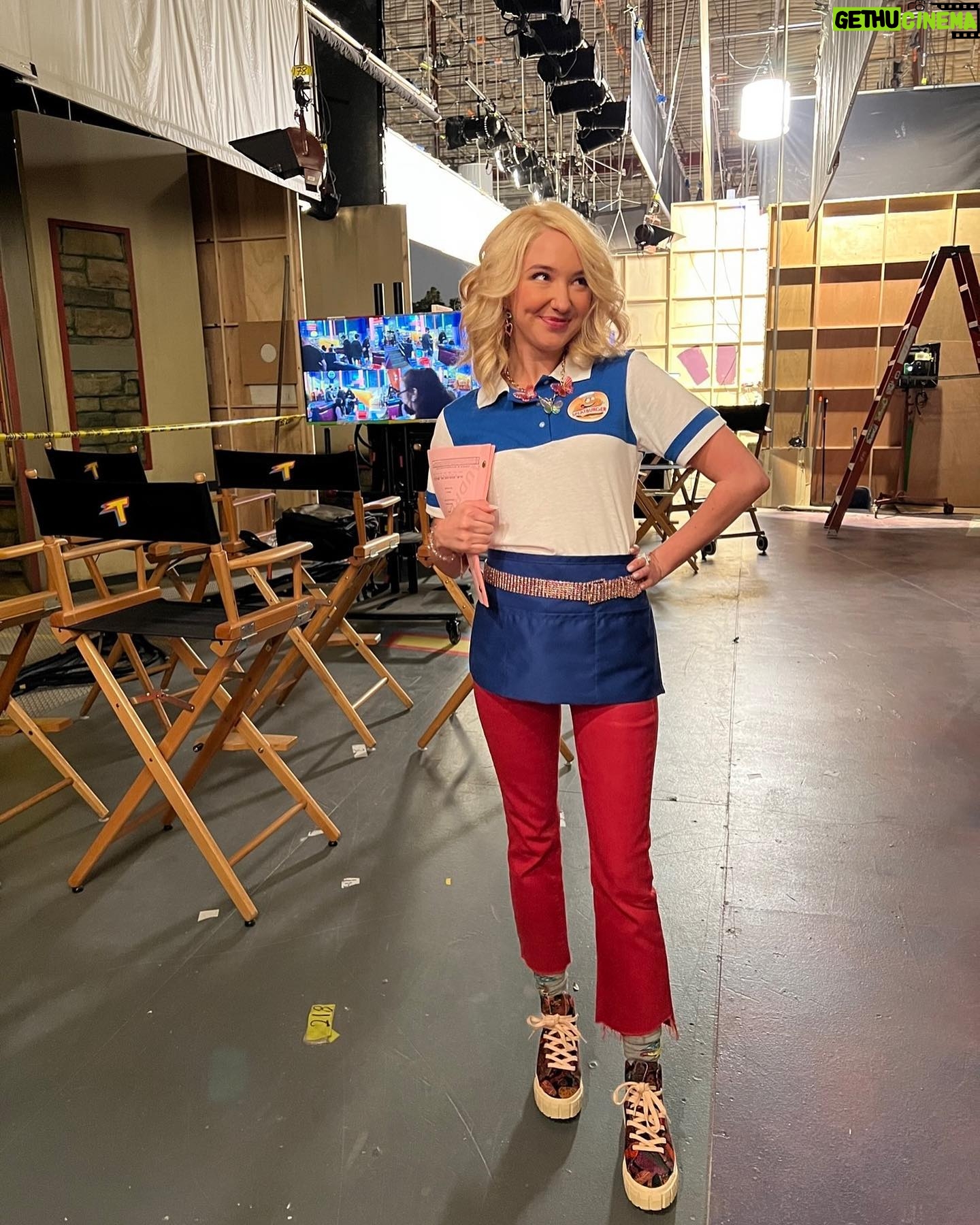 Audrey Whitby - 32.4K Likes - A lil’ #TheThundermansReturn BTS in honor of The Thundermans returning again!!! 🍒⚡️
#TheThundermansReturnToReturning