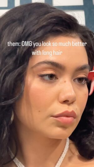 Auli'i Cravalho Instagram - chill out good wigs exist