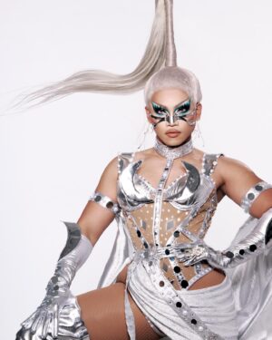 Aura Mayari Instagram - Stop blaming the full moon for your insanity. Embrace it 🌕

#TheEclipse

Outfit by @jeffreykellydesigns 
Hair by @the1stvanitymirror
Shot by @alyssabarkerphoto