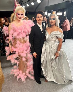 Aura Mayari Instagram - Emmy winner baby 🌙 what a night to remember 😍 #emmys #rupaulsdragrace