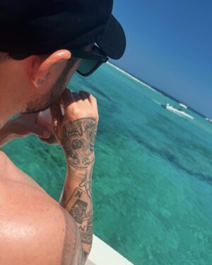 AuronPlay Instagram - con permiso señorita buenas tardes