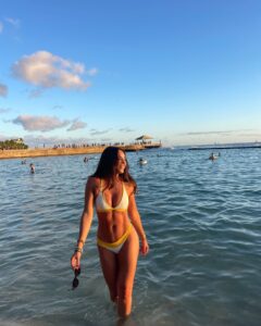 Ava Allan Most Liked Photos and Posts