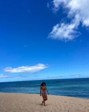 Ava Allan Instagram - Dress code: bikini casual 🥥🏝️🏄🏻‍♀️🌺