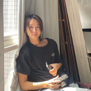 Aviis Zhong Instagram - 我想念___。

1. 沒有熱浪的日子
2. Hello沒掉毛的季節
3. 划船的那陣子
4. 拍戲的樣子
5. Bucca