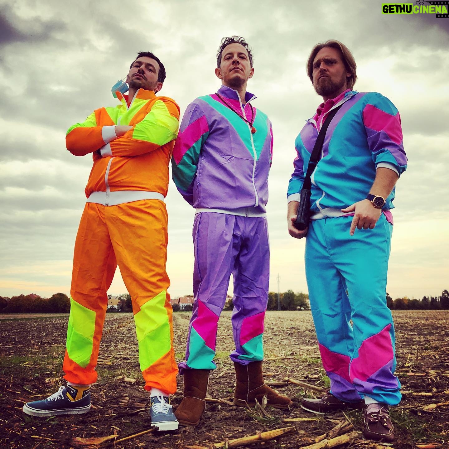 Axel Stein - 2.3K Likes - #just #a #normal #friday #night 🕺🕺🕺
#JGA #newproject
@iamarneltaci
@tryselfizzel
@aligde @justynamuesch
@wiedemann_und_berg @leoninestudios