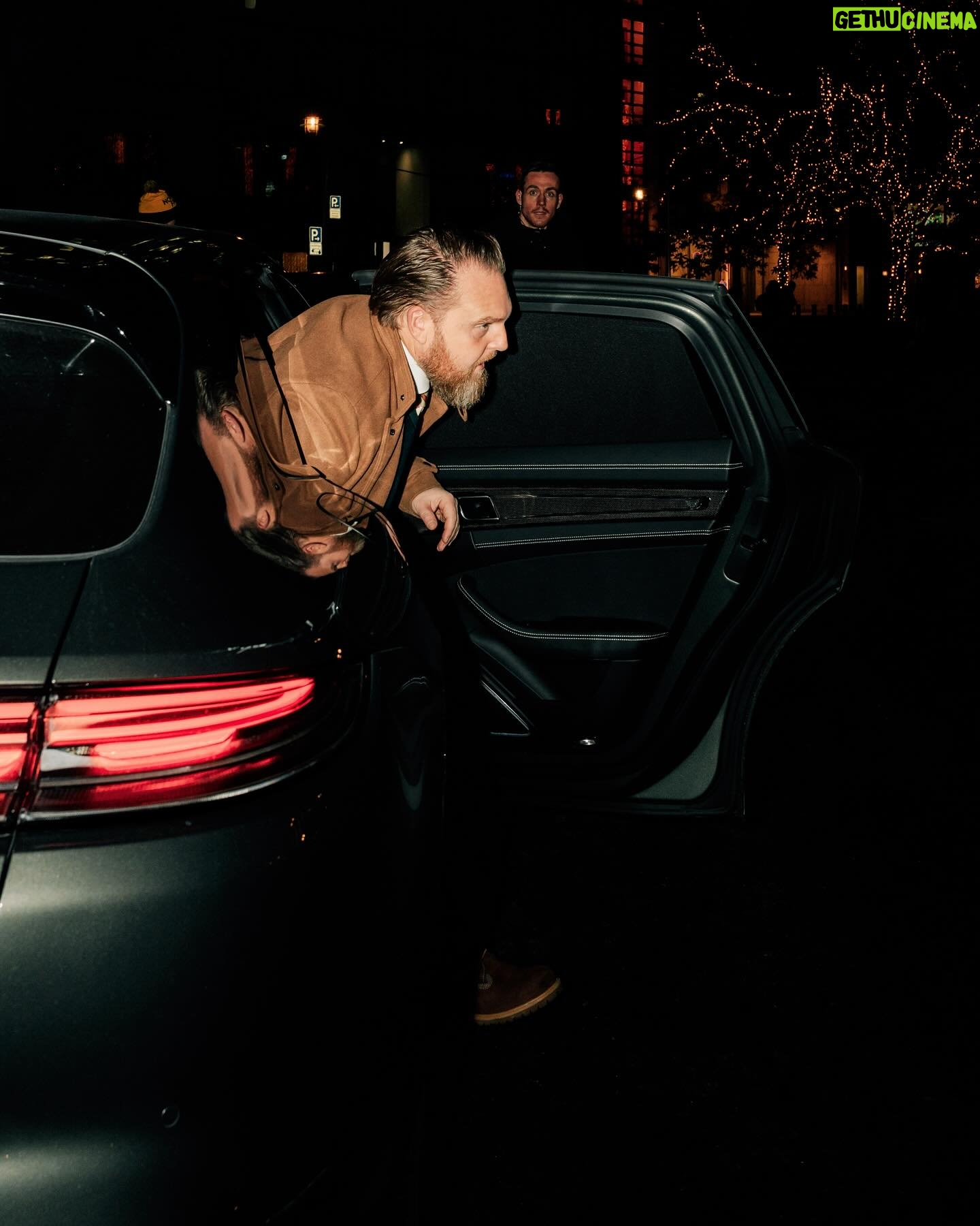 Axel Stein - 2.4K Likes - #lastnight
MOTY #GQ
#DrivenByDreams
@porsche @ibaschdi
@gq_germany
#anzeige
Taycan Turbo S: Stromverbrauch kombiniert: 23,4 – 22,0 kWh/100 km (WLTP); CO₂-Emissionen kombiniert: 0 g/km (WLTP); Elektrische Reichweite: 440 – 467 km; Elektrische Reichweite Stadt: 524 – 570 km; Stand 12/2023