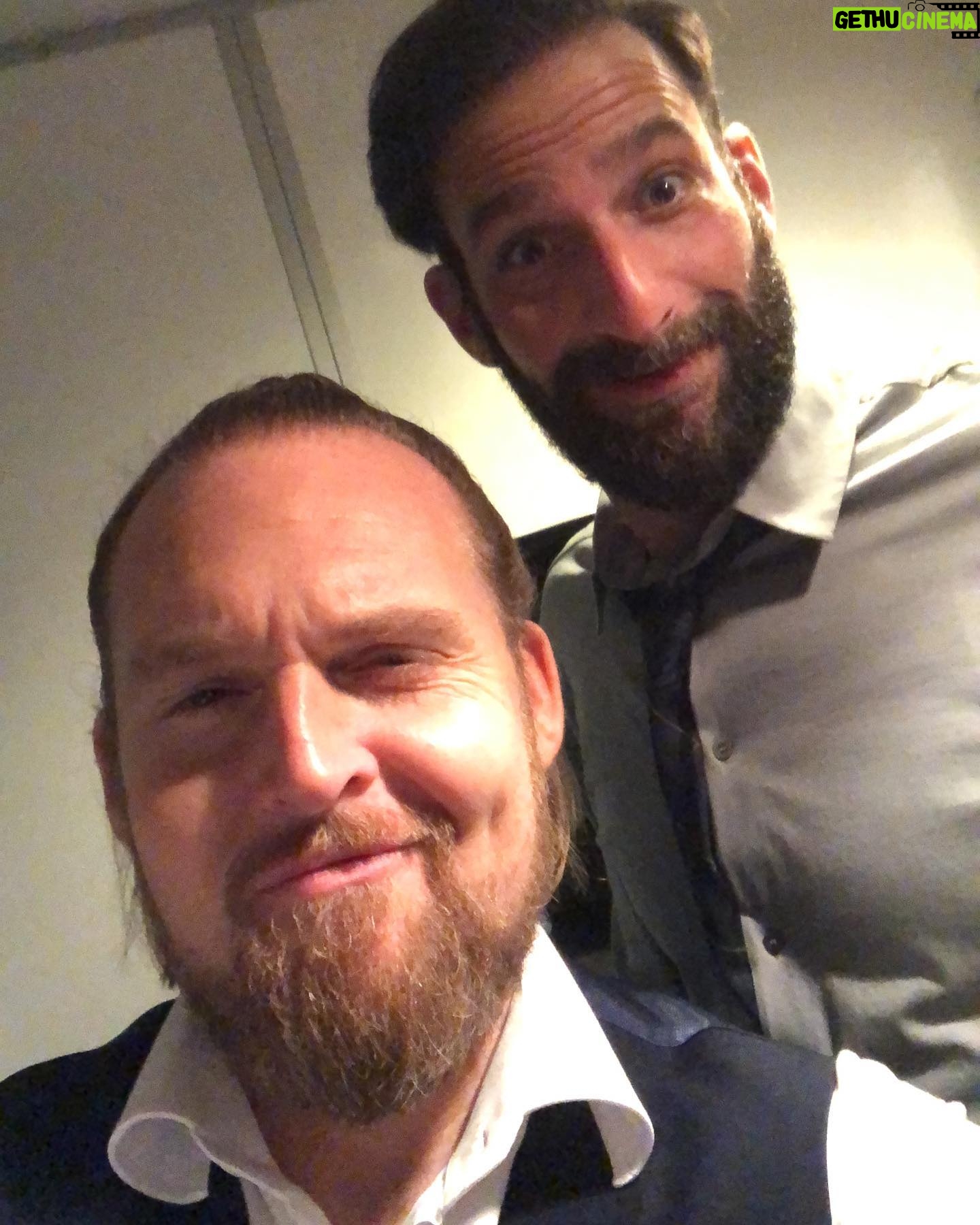 Axel Stein - 1.4K Likes - Endlich dufte ich mit meinen feinen Kollegen @matthias_weidenhoefer und @heikemakatsch mal arbeiten. 🥰🤘🏻
#zero @jochenfreydank