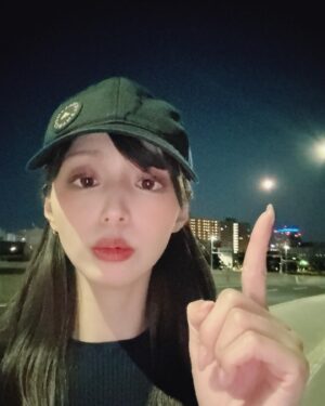 Aya Hirano Instagram - ミュージカル『この世界の片隅に』
新潟公演@新潟県民会館大ホール
⁡
新潟公演の写真UP出来てなくてすみません！
ドラマの撮影でバタバタでした。
昨日から名古屋に入って、本日舞台稽古からの初日でした！
⁡
新潟公演があっという間すぎて、
もっといたかった٩(๑˃̌ۿ˂̌๑)۶
2019年に『仮面山荘殺人事件』の際に来た以来でしたが、
その時はレンタカーで弥彦神社に行って参拝し、日帰り温泉と美味しいご飯を堪能しました。
⁡
今回は時間がなかった割に、近場で色々回れて。
劇場の隣にあった白山神社がとっても素敵で。
美味しいご飯を食べて、のんびりお散歩しながら、
夏至の満月を眺めて帰りました。
⁡
新潟好きだなぁ。
次はもっと長くいられますように！
⁡
⁡
そして、楽屋が同じだったつよつよ女子たちと♡
強くて優しくてカッコいい、
#この世界の片隅の女たち です！！
⁡
⁡
⁡
#この世界の片隅に
#ayahirano #平野綾