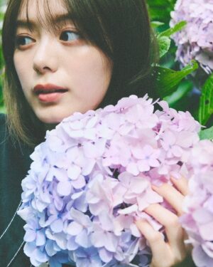 Ayaka Konno Instagram - 今年はなぜか見かけることが少なかった紫陽花と📷

@endoyuki 
@minami.kobayashi 
@nanako_fujinaka