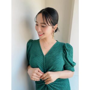 Ayame Misaki Instagram - party hair arrangement @meg_kodama 
1年に1度のコンテストの審査員。毎年ヘアはめぐたんにお願いしてます。ボブからロングまで、あっという間に可愛くしてもらえるから助かる。そしていつも天使で癒し🤍🤍🤍

ピアス @likethat_yt ぱーるかわゆい

#hair #hairarrange #meg_arrange #ヘアセット #ヘアアレンジ #美容室 #💇‍♀️ #💇