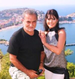 Aydan Şener Instagram - Sevgili Kenan Işık..Nurlar içinde uyu..Mekanın cennet olsun 🙏🌹