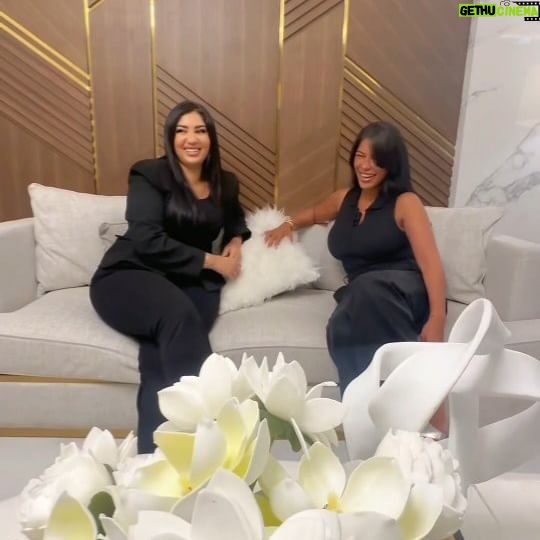Ayem Nour - 352 Likes - Profitez de projets payables sur 8 ans sans intérêts, offrant un excellent retour sur investissement.
Je suis heureuse de partager avec vous une expérience unique de luxe à Dubaï, dans le milieu de l'immobilier à dubai en compagnie de @frensh.s , la brillante CEO et fondatrice @arana.realestate .
Lorsque j'ai rencontré @frensh.s pour la première fois, j'ai été immédiatement impressionnée par sa vision et son dévouement.
Sa passion pour l'immobilier se reflète dans chaque projet qu'elle entreprend, faisant @arana.realestate bien plus qu'une simple agence immobilière.
@arana.realestate est votre passeport pour l'excellence et l’innovation dans le secteur immobilier de Dubaï. Spécialisée dans la vente, l'achat et la location de propriétés , l'équipe d'Aranax possède un savoir-faire unique pour vous accompagner dans tous vos projets immobiliers.
🏡🔑 En discutant avec shiraz , j'ai découvert comment son agence redéfinit le marché immobilier à Dubaï.
Ses conseils avisés et son approche personnalisée offrent une expérience sur mesure pour chaque client.
🇦🇪Laissez-vous séduire par des propriétés qui allient prestige et confort, et plongez dans l'univers d'Aranax Real Estate, où chaque détail est pensé pour vous offrir une expérience immobilière incomparable . 🌟
#dubai🇦🇪 #dubairealestate #دبي #samana #realestate #realestatedubai #emirates #DubaiLuxuryLiving #dubailife #swimingpool