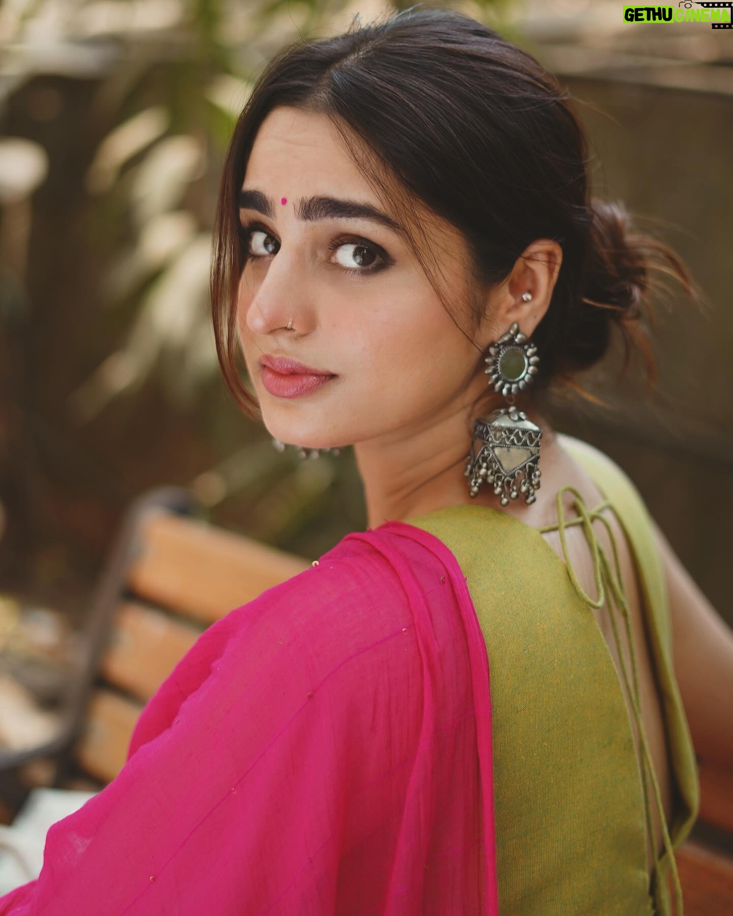 Ayesha Khan - 1.4 Million Likes - Wearing @eternitybysakshi 💕
Styled by my favourite @sravyalavidi
📷- @cs.photography17