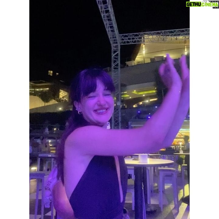 Ayfer Tokatlı - 1.1K Likes - Bir süre tatile ara veriyorum🌻