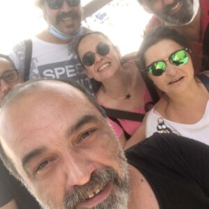 Ayhan Taş Instagram - 13 Temmuz İzmir fuar açık hava’dayız,gelmeyeniiiiinnn burnu düşsün. #izmir